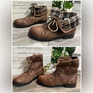 Self Esteem Cascade Brown Plaid Fold Over Combat Moto Lace Up Boots. Size 8.5